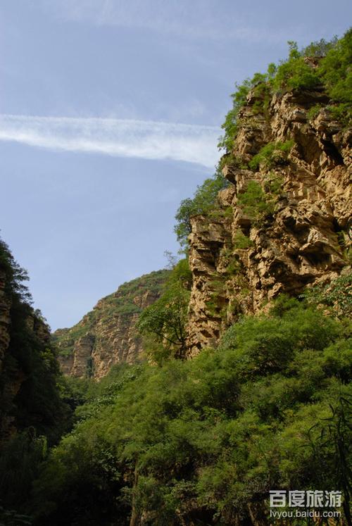 京东大峡谷：四季如画的自然奇境