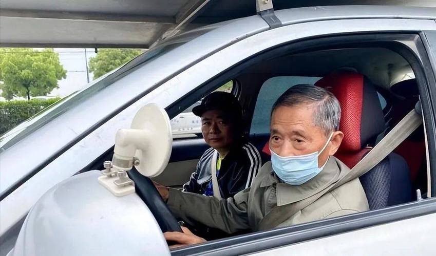汽车老年驾驶辅助：为银发族行车安全保驾护航