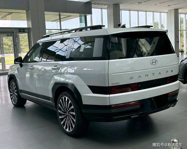 现代胜达：豪华七座SUV的卓越典范