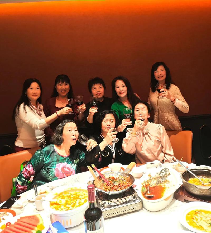 详细阅读:社交聚会欢乐:共赴一场难忘的欢聚时光 社交聚会欢乐:共赴一场难忘的欢聚时光