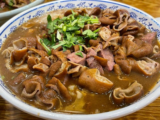 卤煮美食：舌尖上的醇厚韵味