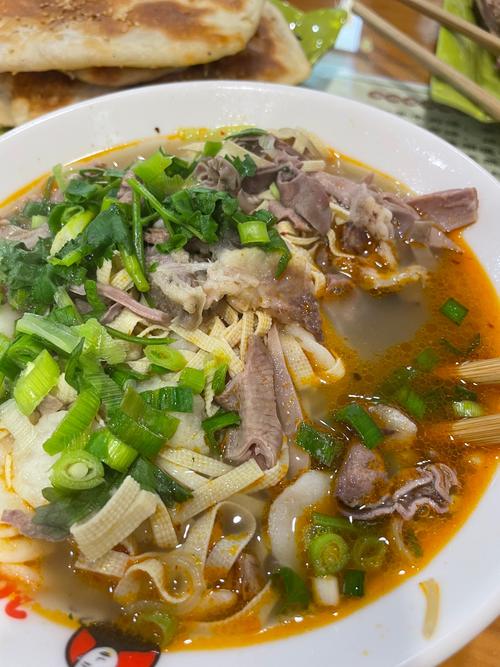 品味牛杂汤：舌尖上的暖意时光