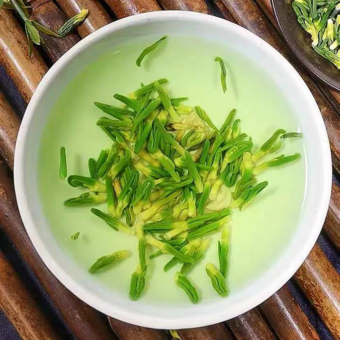 莲子茶：清心润燥，品味生活的雅致之选