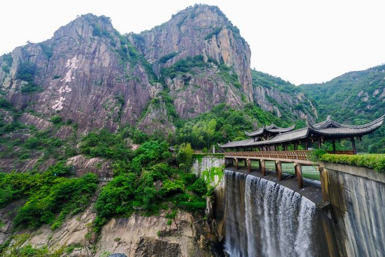 详细阅读:天台山:浙东的璀璨明珠,山水神秀的文化圣地 天台山:浙东的璀璨明珠,山水神秀的文化圣地