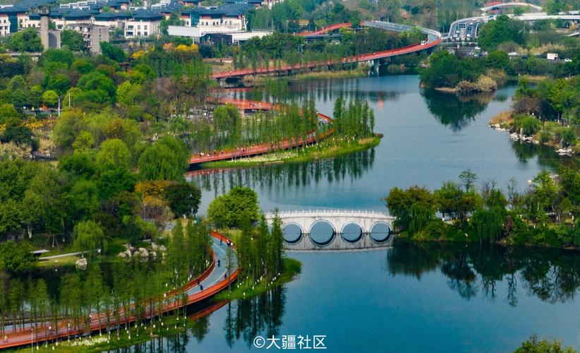 锦城湖公园：成都的绿色心脏与文化地标