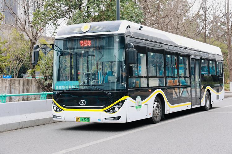 详细阅读:公交车:城市流动的温情纽带 公交车:城市流动的温情纽带