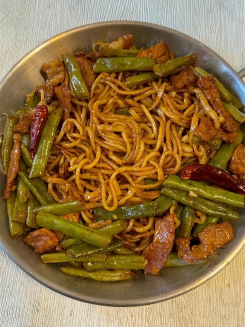 详细阅读:豆角焖面的美味传奇:舌尖上的家常风情 豆角焖面的美味传奇:舌尖上的家常风情
