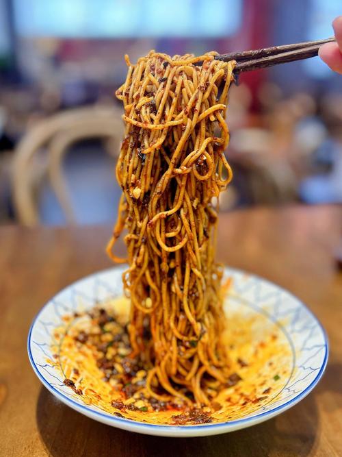 担担面：舌尖上的市井烟火