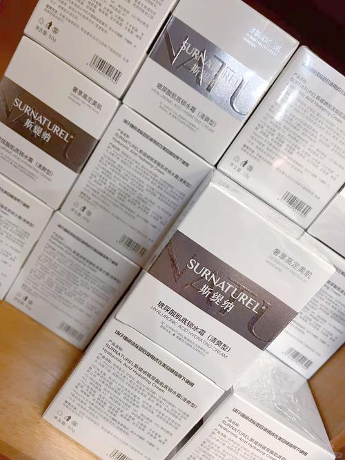 详细阅读:玻尿酸:肌肤水润的神奇密码,解锁卓越锁水效果 玻尿酸:肌肤水润的神奇密码,解锁卓越锁水效果