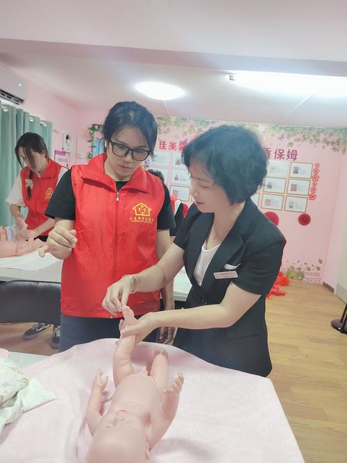 专业母婴护理培训：开启关爱母婴的温暖之旅