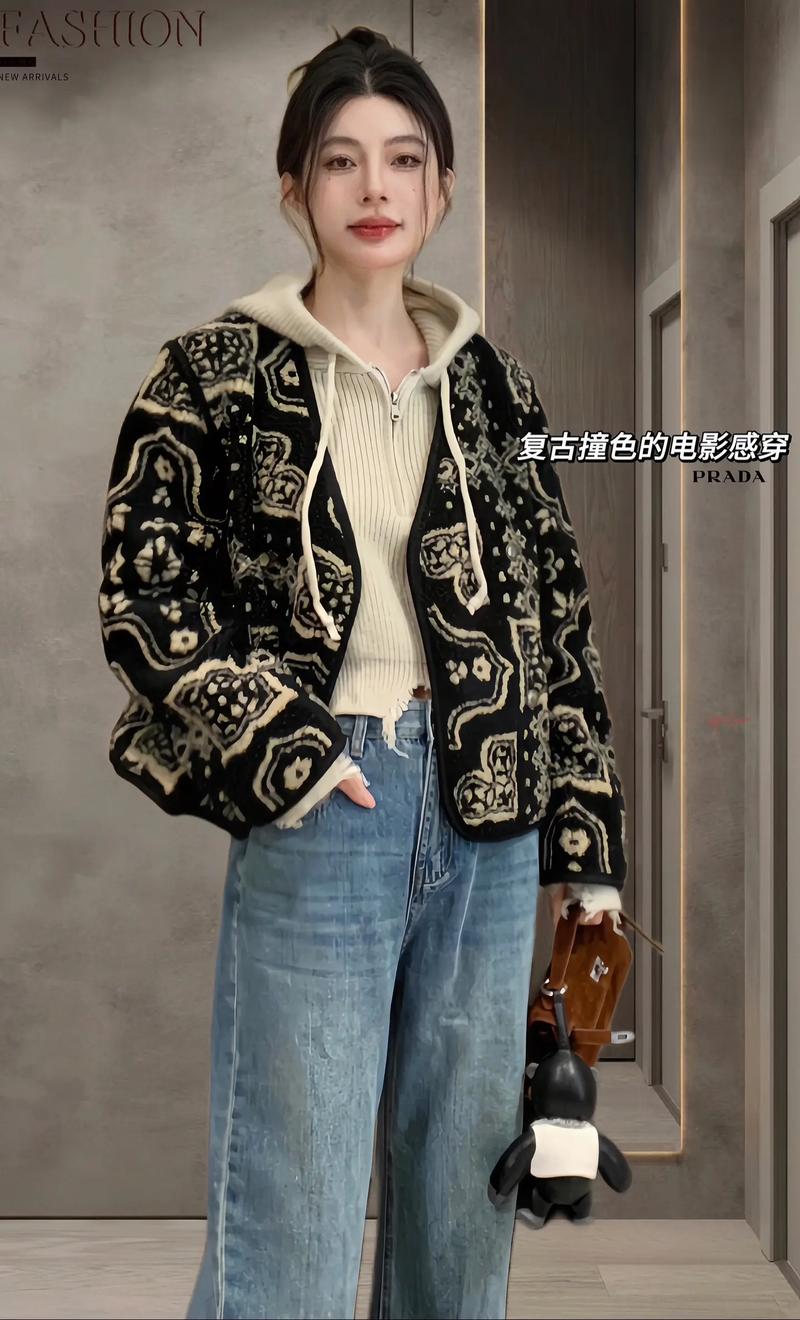 详细阅读:复古印花时尚穿搭:穿越时空的时尚密码 复古印花时尚穿搭:穿越时空的时尚密码