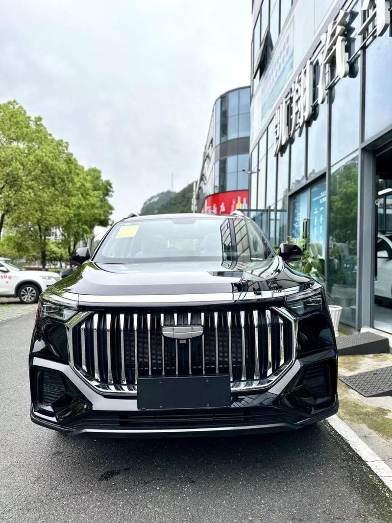 吉利豪越：大七座 SUV 市场中的璀璨之星