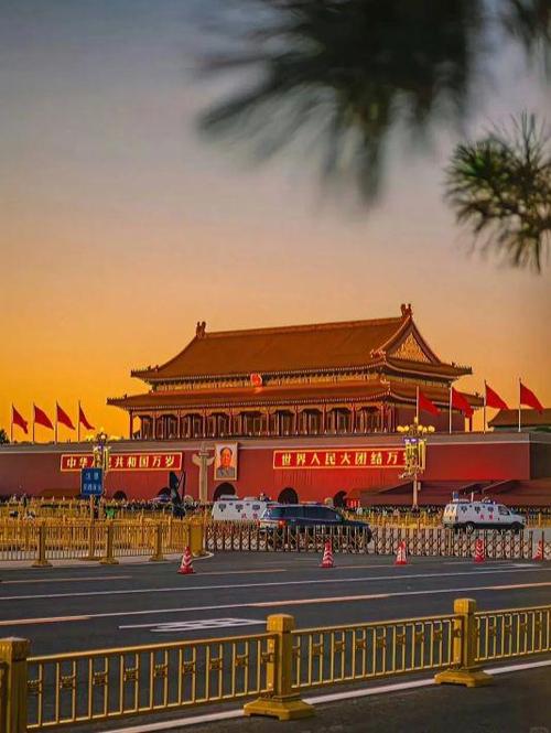 天安门广场：历史与现代的交汇点