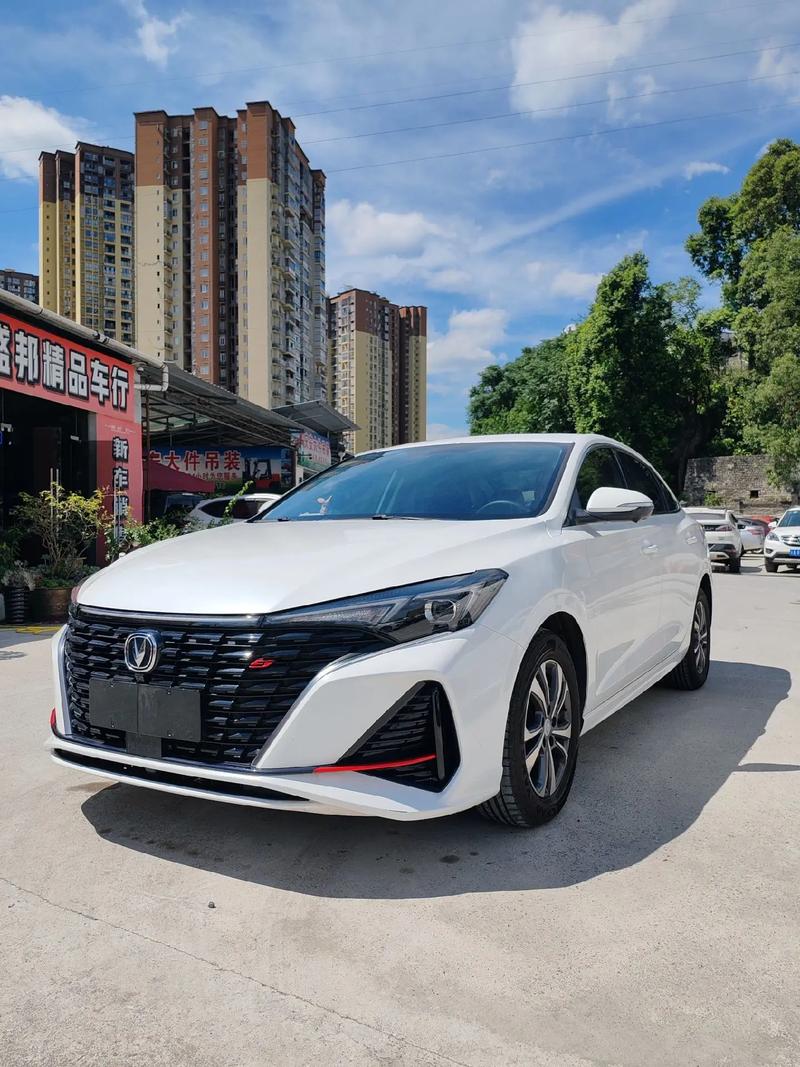 长安逸动PLUS：家庭出行的优选轿车