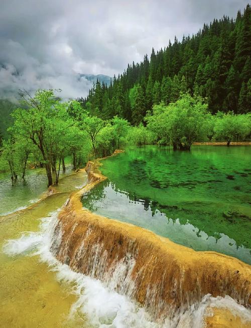探秘生态旅游景点：领略自然之美与人文之韵
