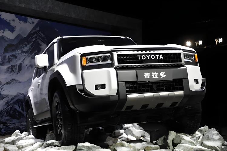 汽车硬派越野 SUV：纵横天地，畅享野趣