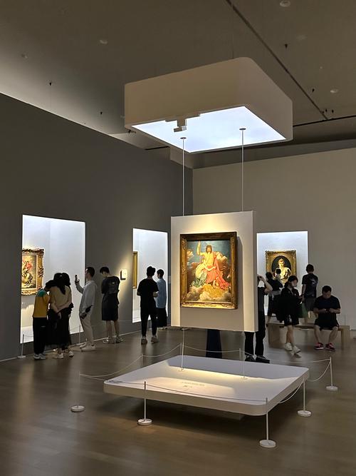 走进艺术殿堂：一次难忘的艺术展览观赏之旅