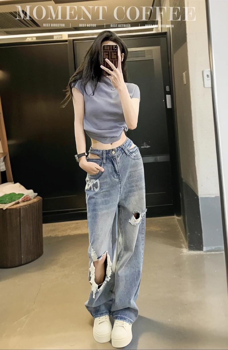 裤脚破洞时尚穿搭：潮流与个性的完美融合