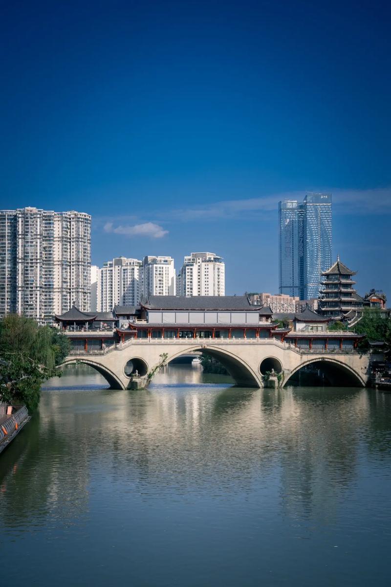 详细阅读:安顺廊桥:历史与现代交织的古韵之桥 安顺廊桥:历史与现代交织的古韵之桥
