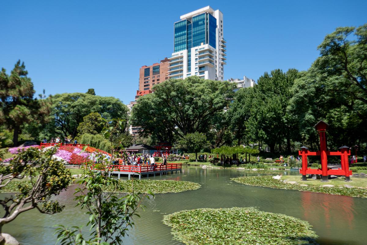 人民公园：城市绿洲，岁月见证