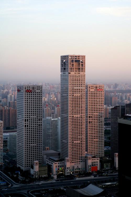 详细阅读:银泰中心 in99:城市地标建筑的璀璨明珠 银泰中心 in99:城市地标建筑的璀璨明珠