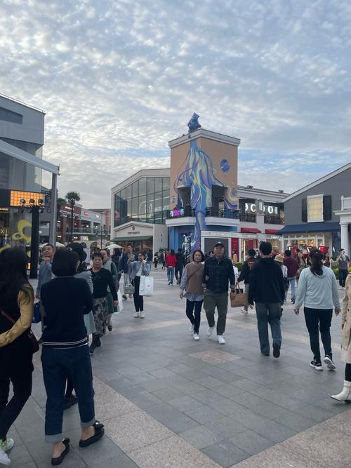 奥克斯广场：城市新地标，多元融合的生活盛宴