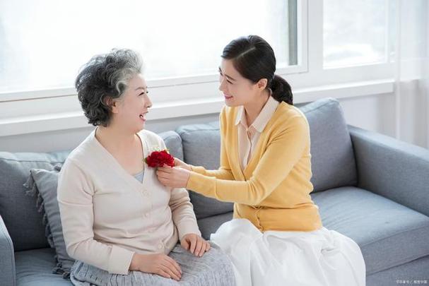 婆媳共筑家庭和谐：一场温馨聚会的背后