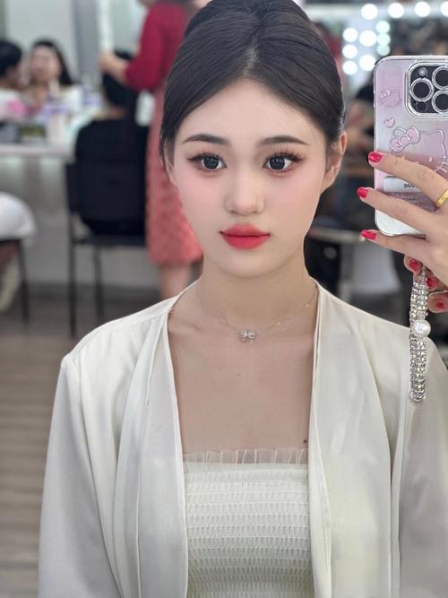 约会妆容甜蜜打造,约会妆容甜蜜打造方法