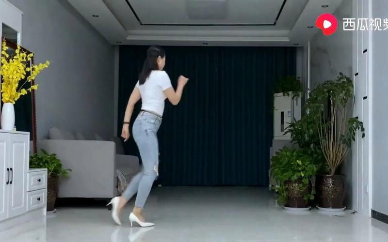 青青世界,青青世界广场舞