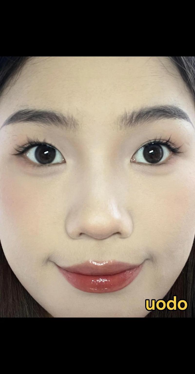 底妆光泽度,底妆分为光泽妆效和什么妆效